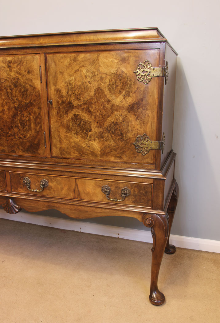 12011r11 Antique Burr Walnut Sideboard,
