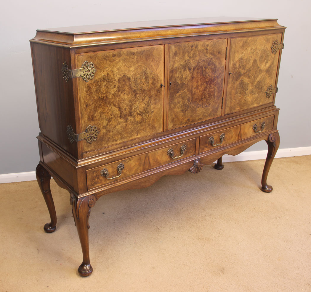 12011r3 Antique Burr Walnut Sideboard,