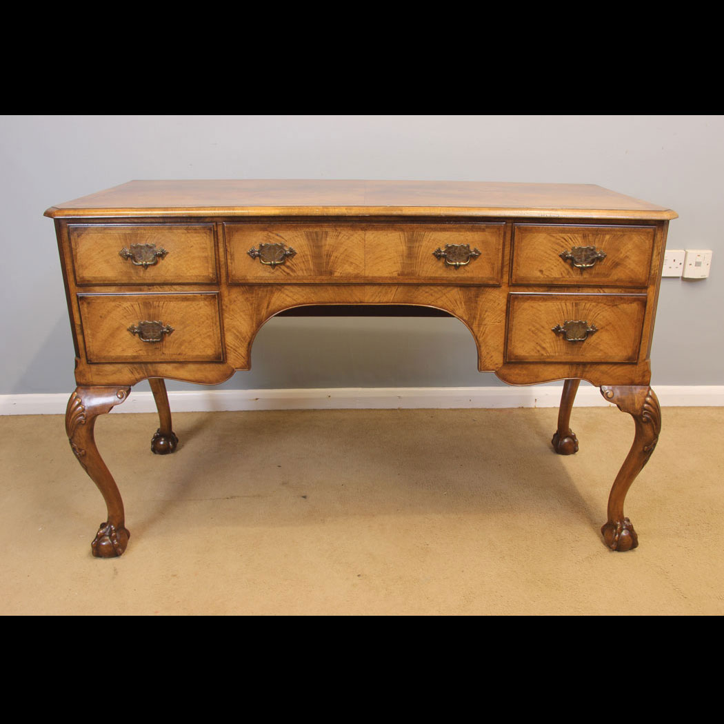 12016r01-Antique-Walnut-Side-Table,- Antique Walnut Side Table.