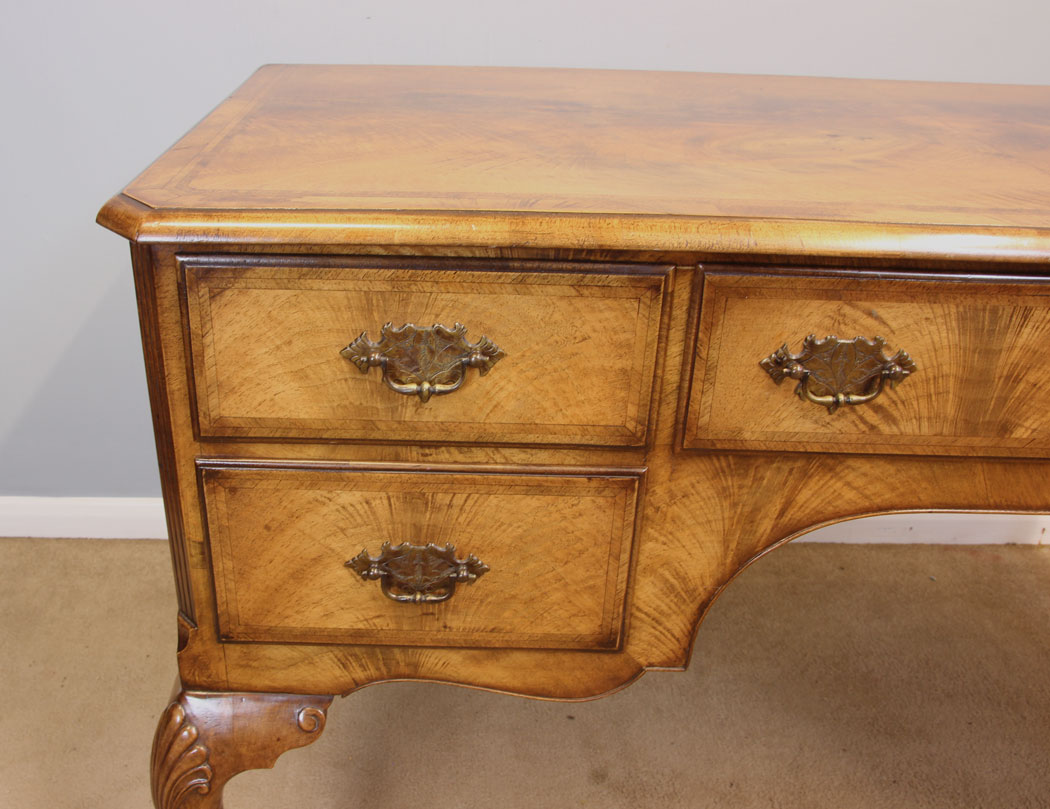 12016r11 Antique Walnut Side Table,