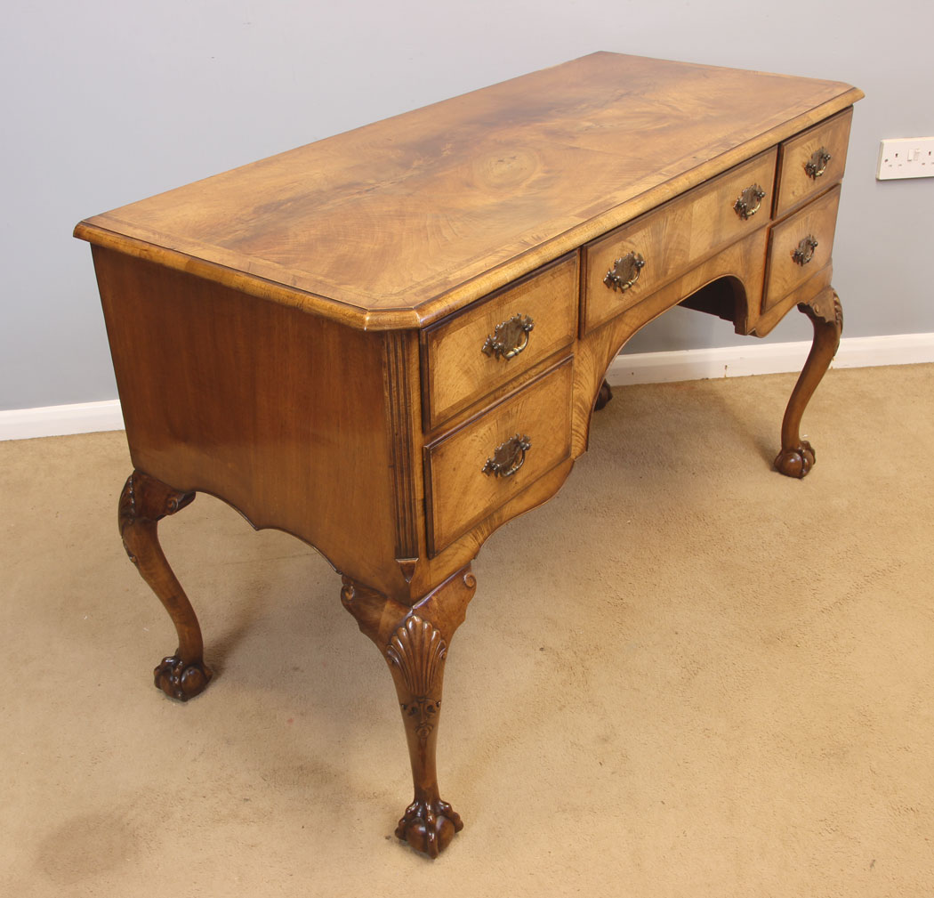 12016r2 Antique Walnut Side Table,