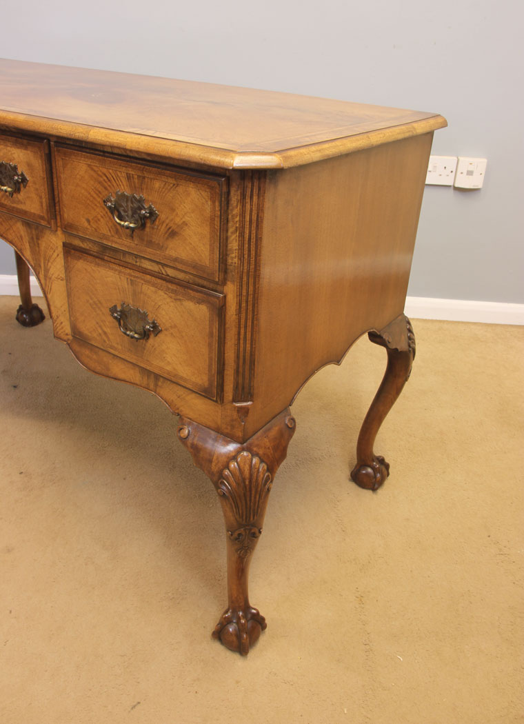 12016r5 Antique Walnut Side Table,