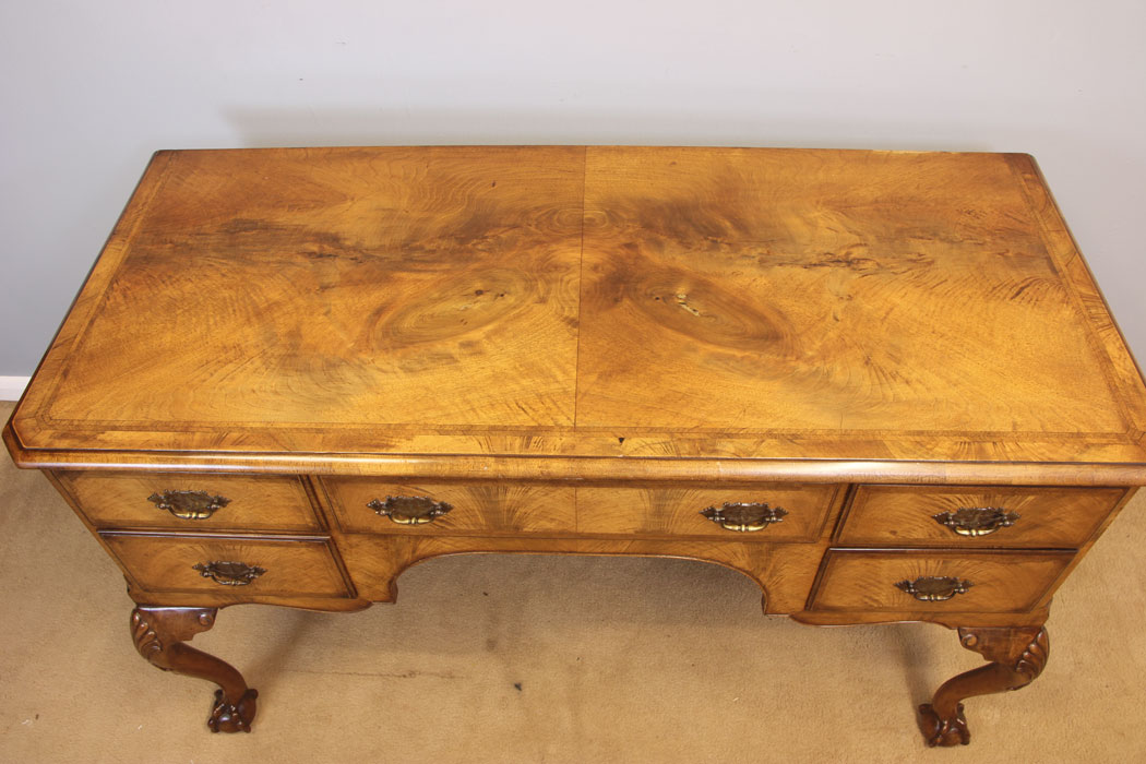 12016r8 Antique Walnut Side Table,