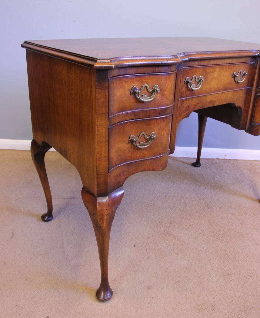 12021r4 Antique Burr Walnut Serpentine Shaped Side Table ,