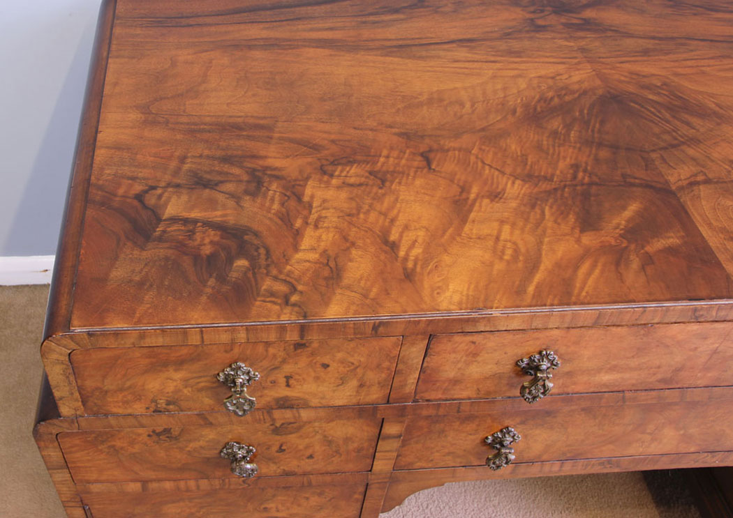 12054r4 Antique Burr Walnut Dressing Table,