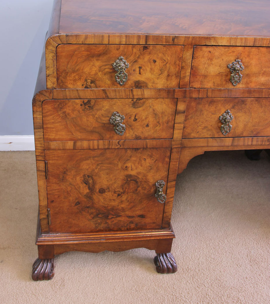 12054r5 Antique Burr Walnut Dressing Table,