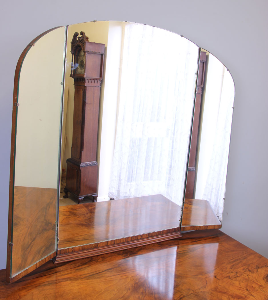 12054r6 Antique Burr Walnut Dressing Table,