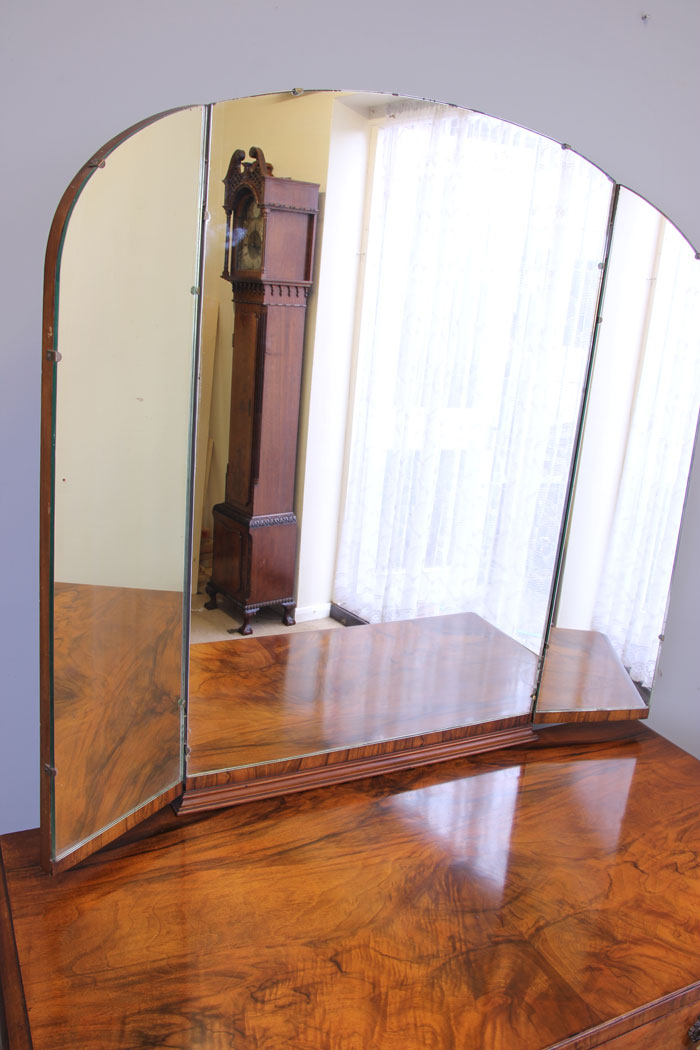 12054r7 Antique Burr Walnut Dressing Table,