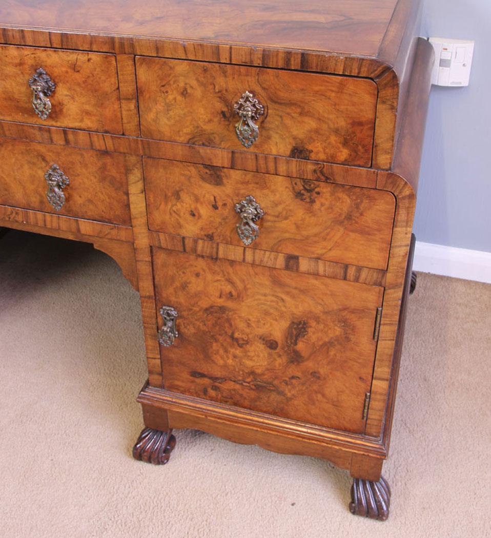 12054r9 Antique Burr Walnut Dressing Table,