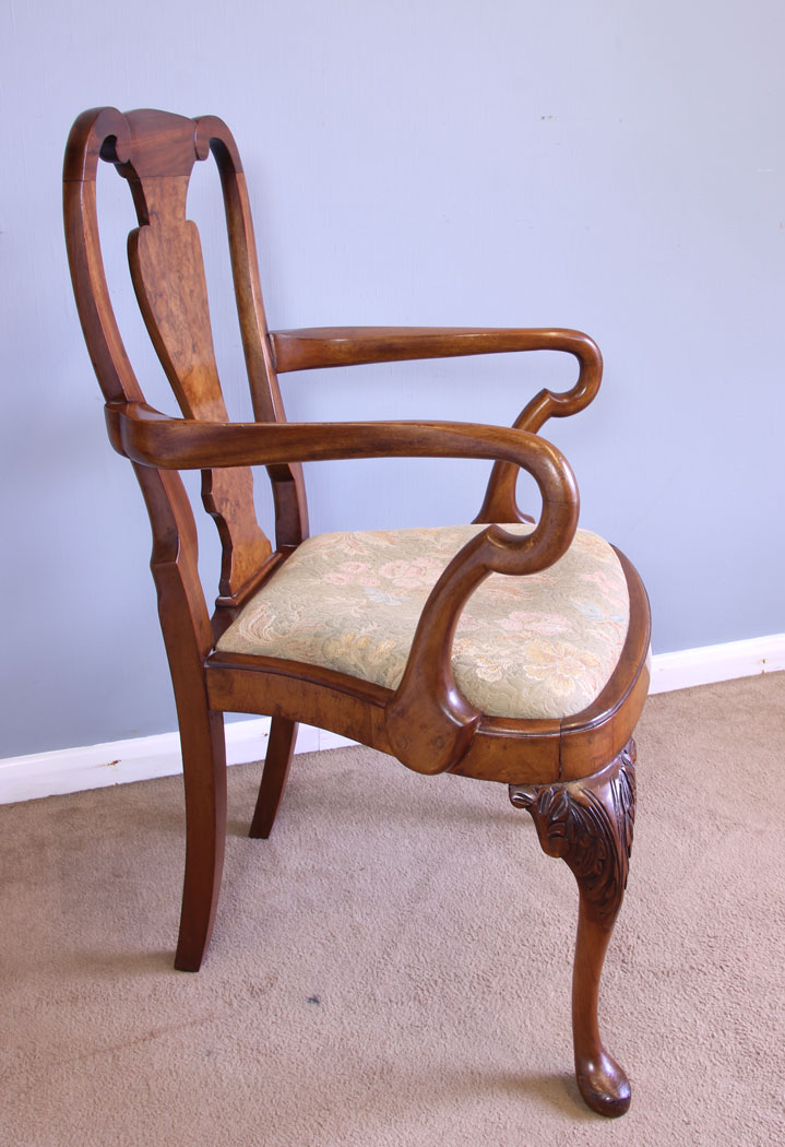 12055r5 Set Eight Queen Anne Style Burr Walnut Dining Chairs,