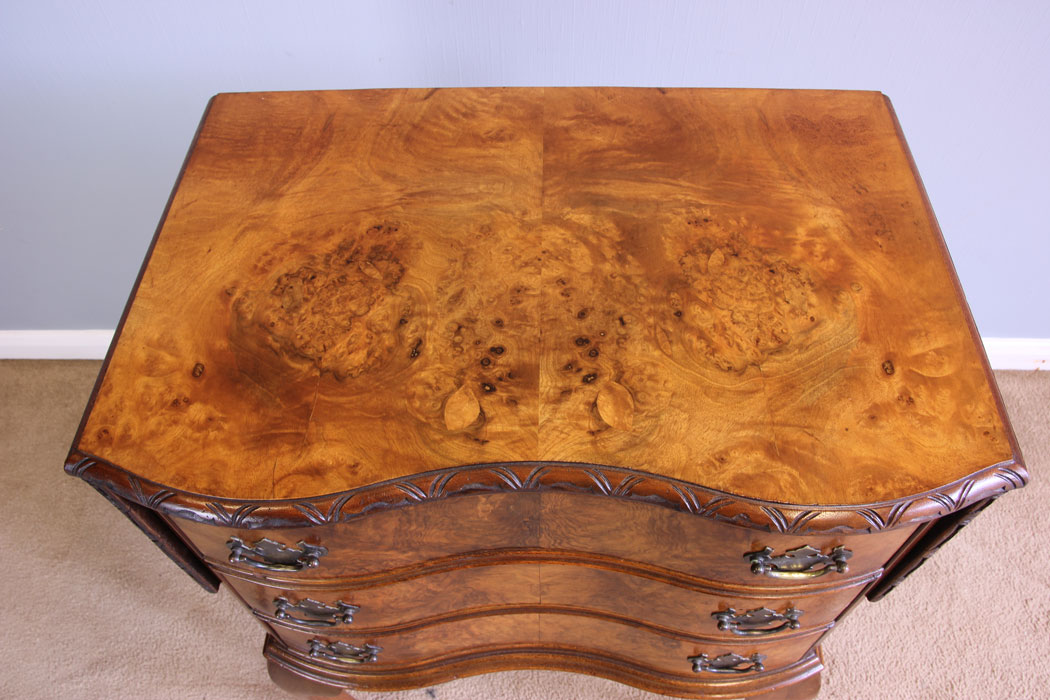 12075r6 Burr Walnut Antique Bedside Table,