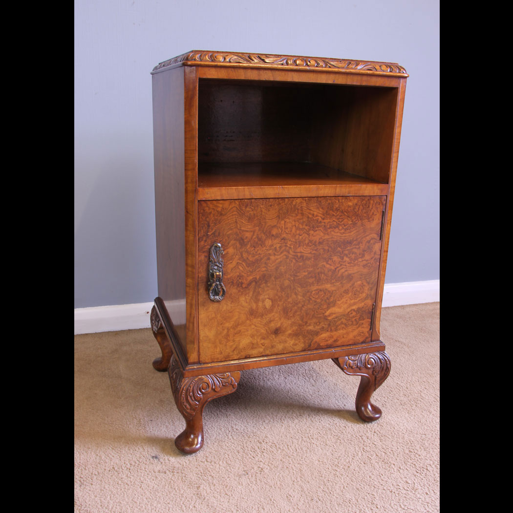 12078r01 Quality Burr Walnut Bedside Cabinet, Quality Burr Walnut Antique Bedside Cabinet