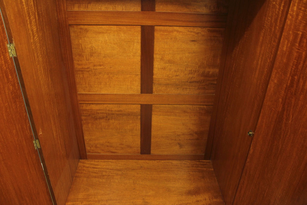 12086r11 Quality Antique Burr Walnut Compactum Triple Wardrobe.