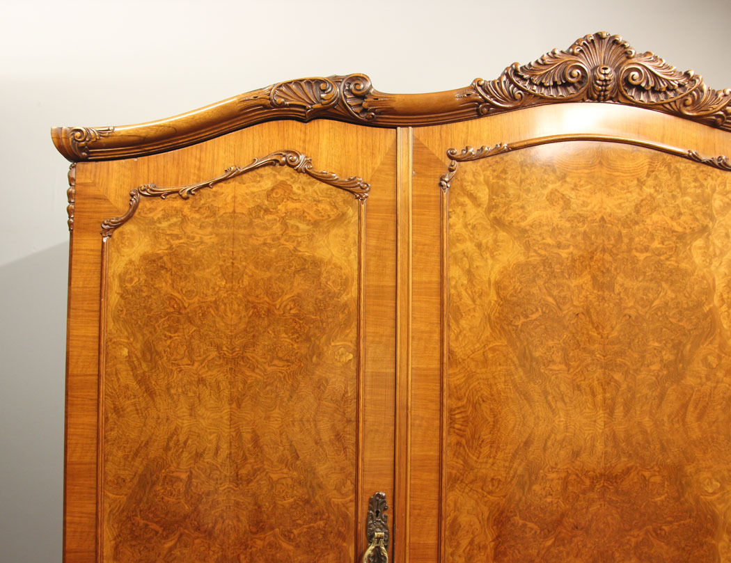 12086r3 Quality Antique Burr Walnut Compactum Triple Wardrobe.