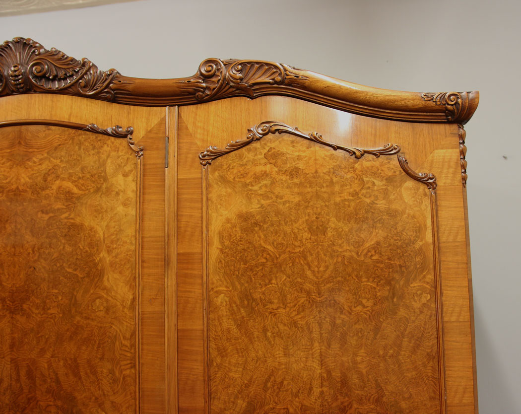 12086r5 Quality Antique Burr Walnut Compactum Triple Wardrobe.