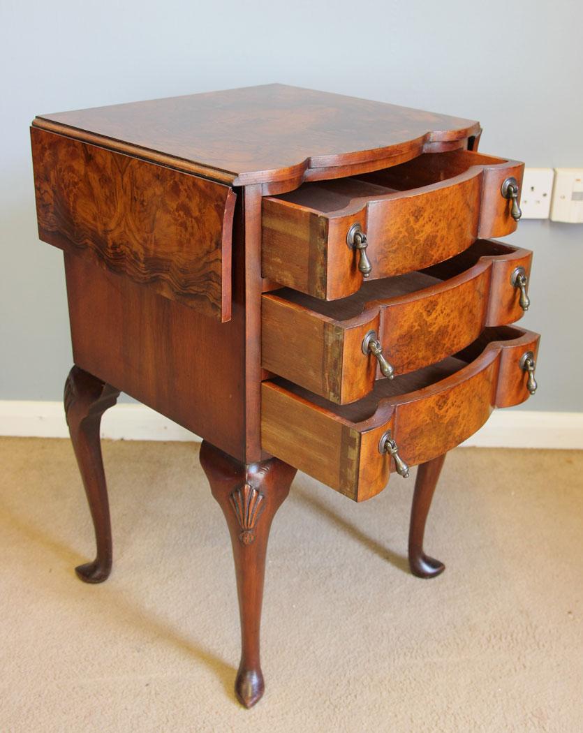 12089r10 Antique Burr Walnut Bedside Chest Lamp Table,