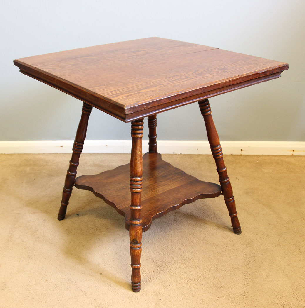 12100r04 Antique Oak Occasional Centre Side Table,