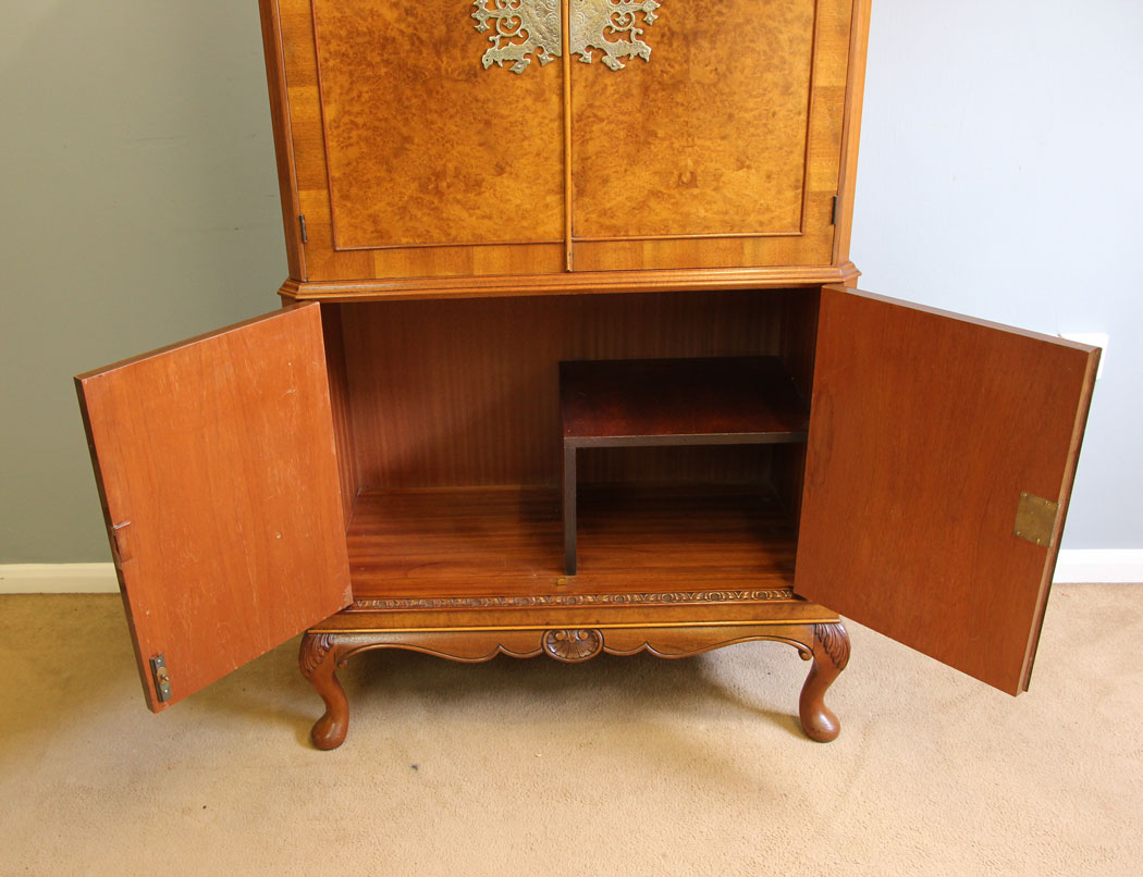12105r3 Burr Walnut Antique Queen Anne Style Cocktail Drinks Cabinet,