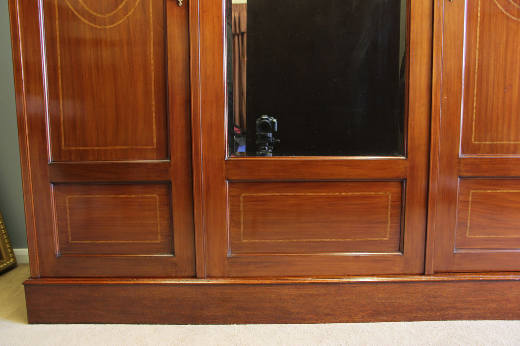 12109r9 Antique Edwardian Inlaid Mahogany Wardrobe,