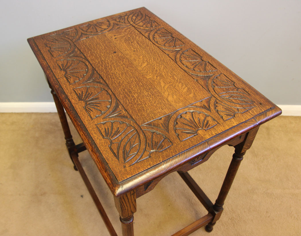 12131r4 Antique Carved Oak Occasional Lamp Side Table,