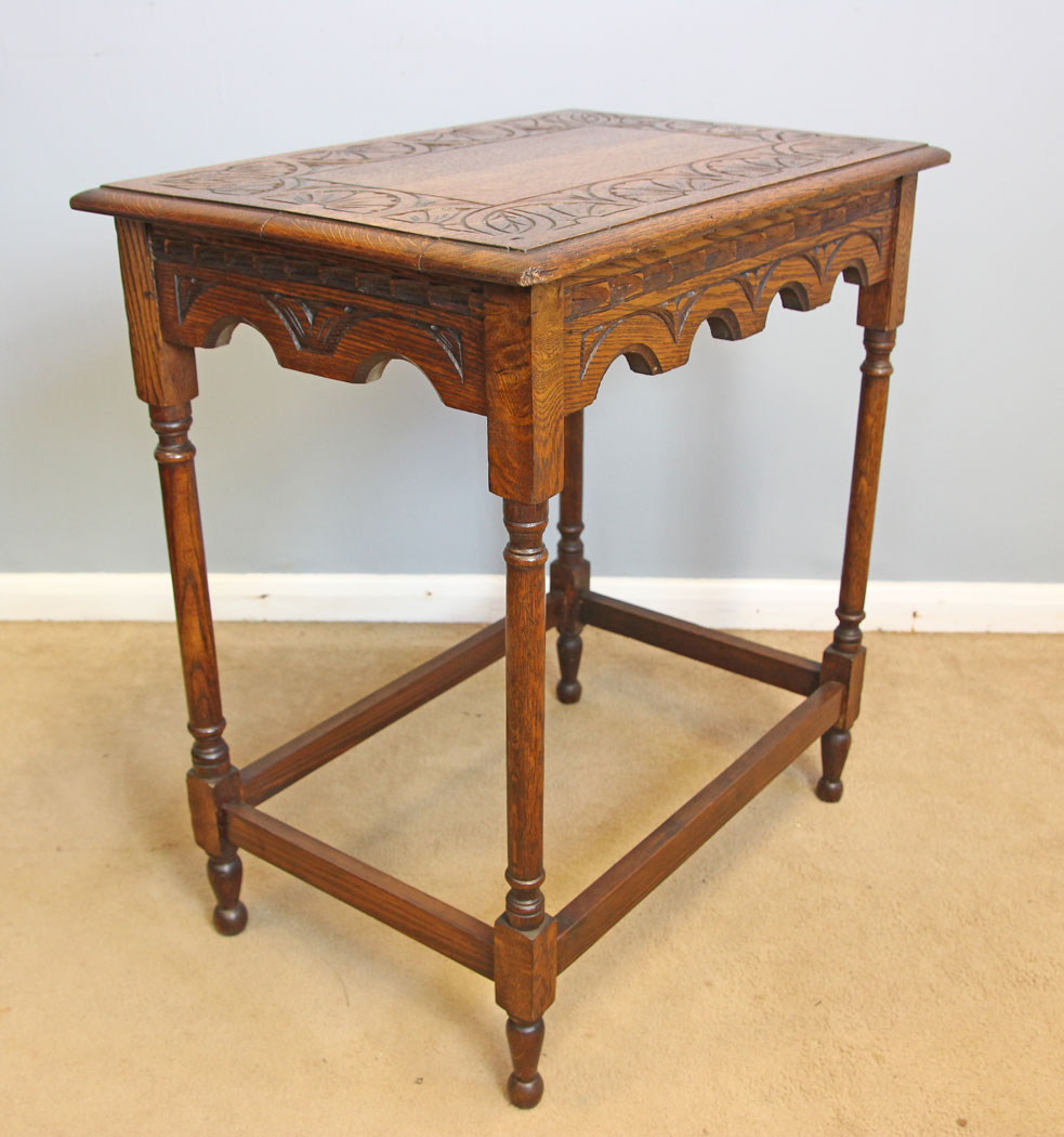 12131r7 Antique Carved Oak Occasional Lamp Side Table,