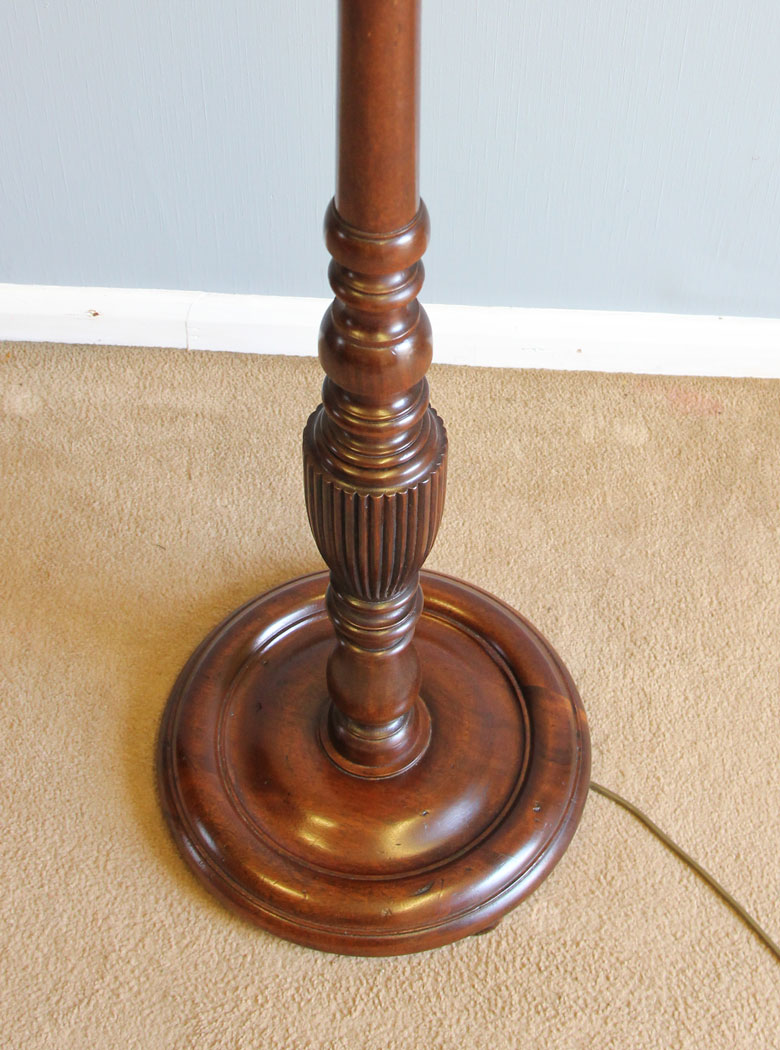 12139r9 Antique Mahogany Standard Lamp,