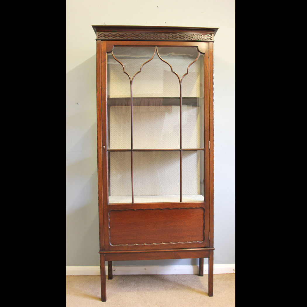 12147r01 Antique Chippendale Style China Display Cabinet, Antique Chippendale Style Mahogany China Display Cabinet.