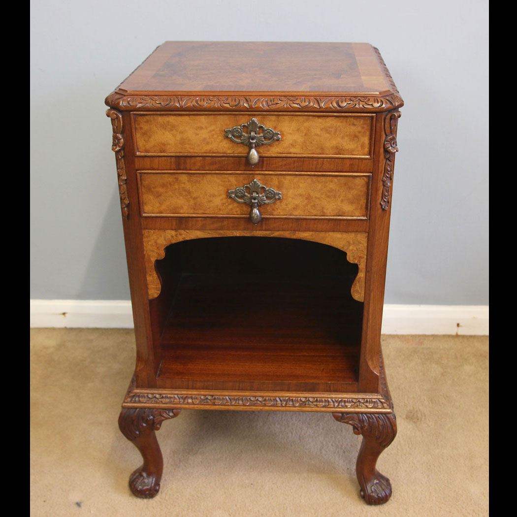 12148r01 Burr Walnut Bedside Cabinet, Quality Burr Walnut Antique Bedside Cabinet