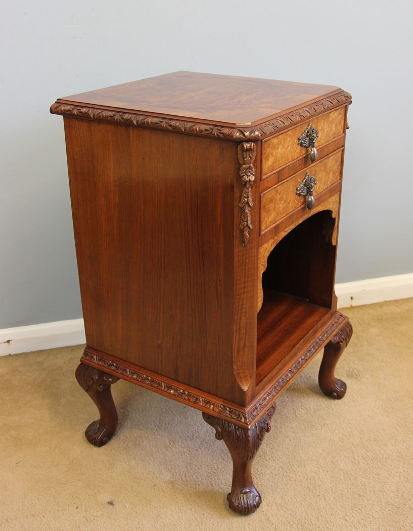 12148r5 Burr Walnut Bedside Cabinet,
