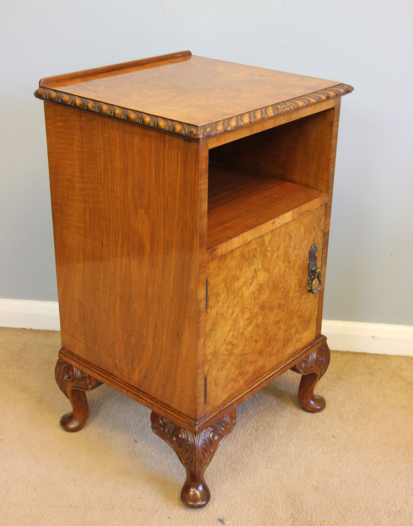 12153r2 Antique Pair Burr Walnut Bedside Cabinets,