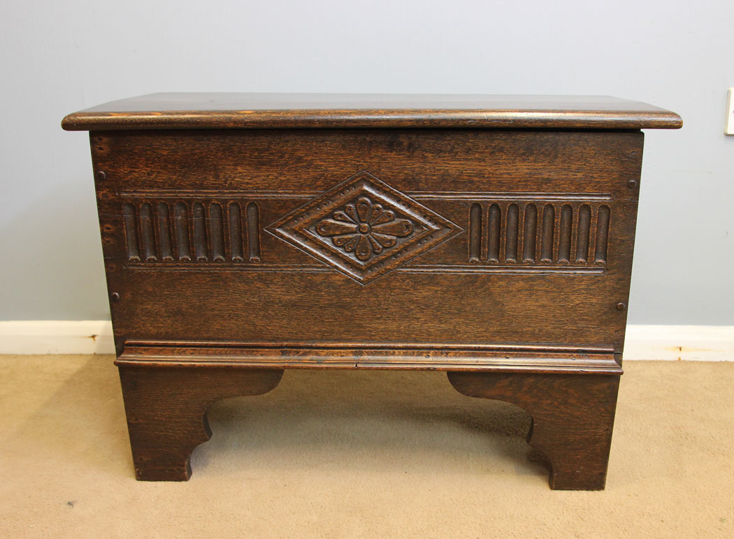 12165r4 Antique Small Antique Oak Coffer Chest,