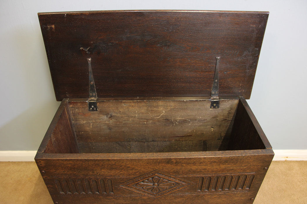 12165r8 Antique Small Antique Oak Coffer Chest,