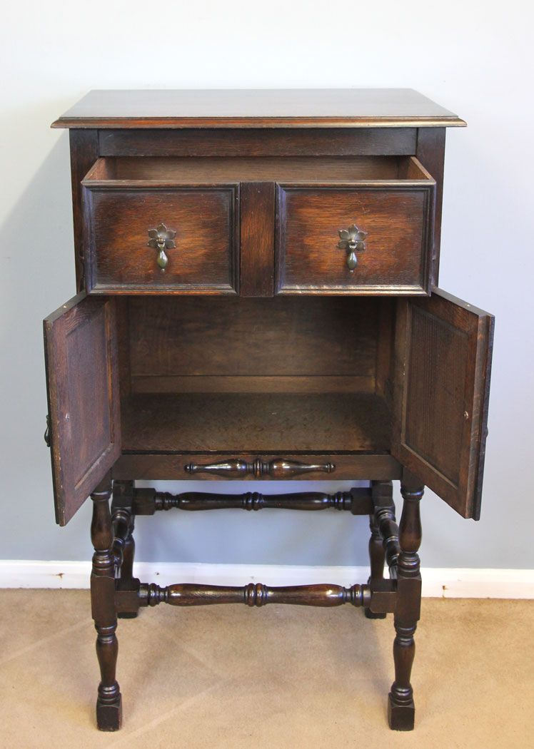 12168r9 Antique Oak Side Cabinet Cupboard ,