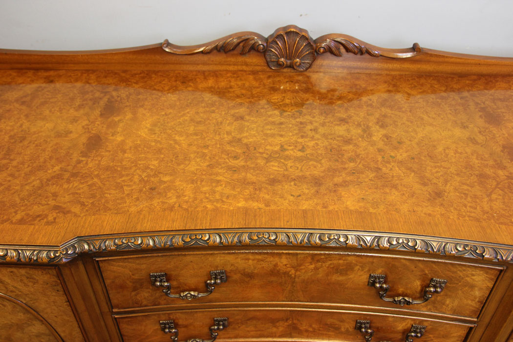 12171r10 Burr Walnut Queen Anne Style Sideboard,