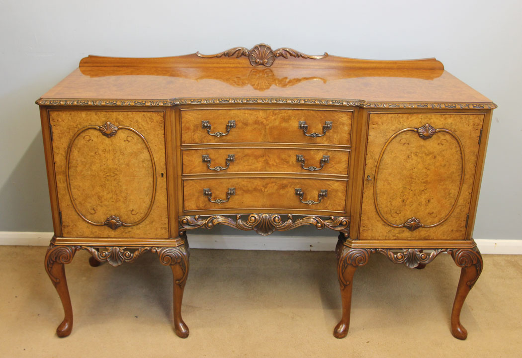 12171r11 Burr Walnut Queen Anne Style Sideboard,
