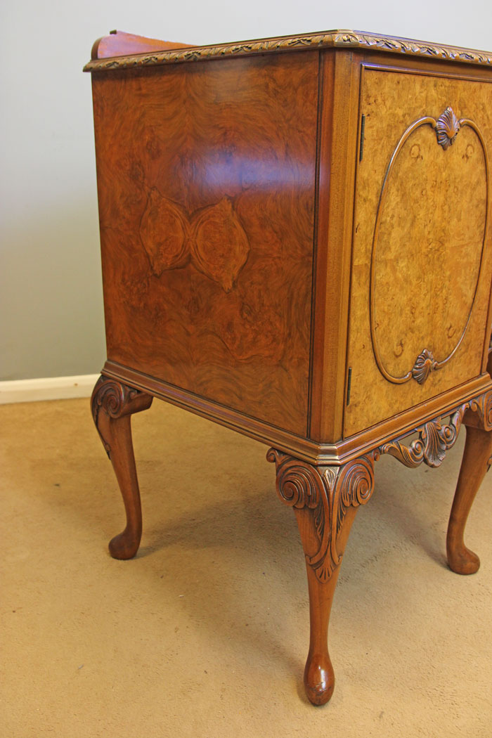 12171r12 Burr Walnut Queen Anne Style Sideboard,
