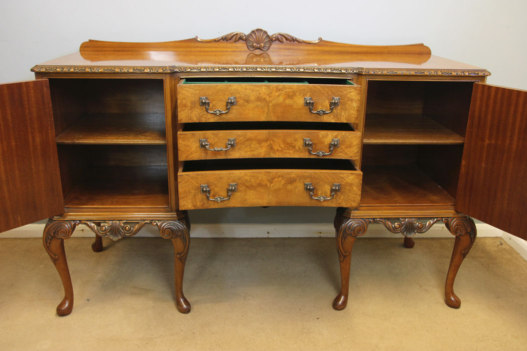 12171r6 Burr Walnut Queen Anne Style Sideboard,