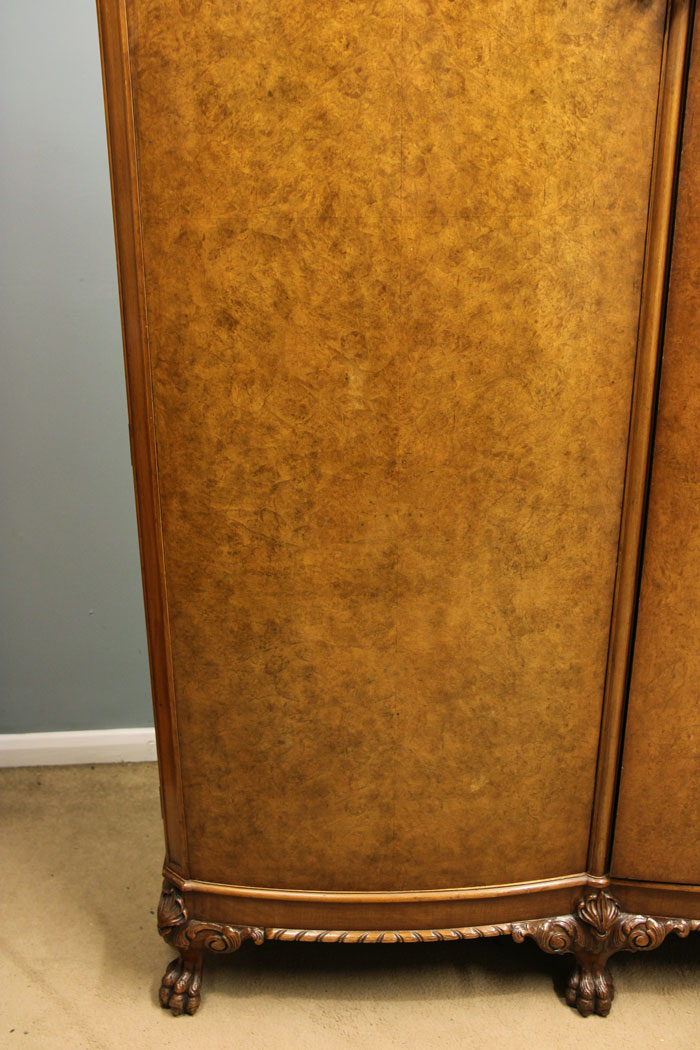 12173r16 Antique Burr Walnut Triple Bow Door Compactum Wardrobe,
