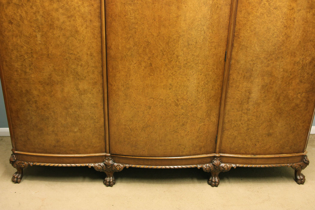 12173r17 Antique Burr Walnut Triple Bow Door Compactum Wardrobe,