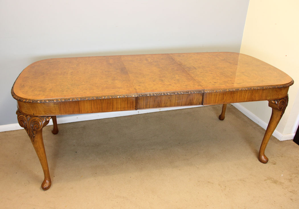 12174r1 Antique Queen Anne Style Extending Dining Table,