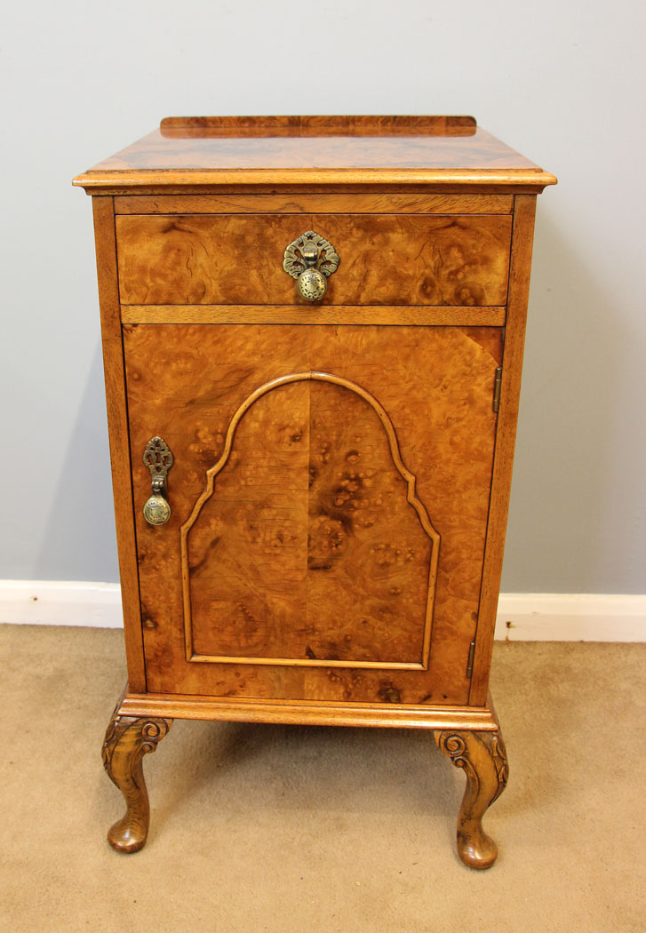12178r1 Antique Burr Walnut Bedside Cabinet,