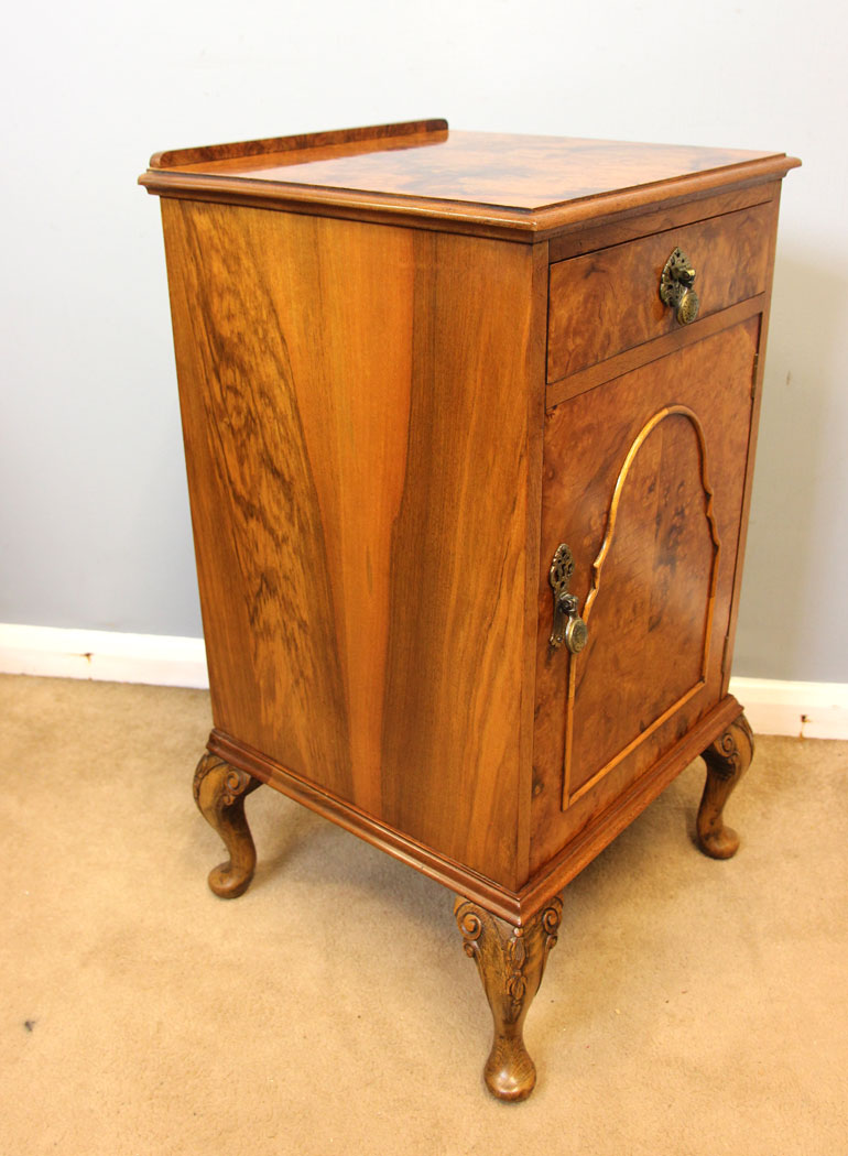 12178r4 Antique Burr Walnut Bedside Cabinet,