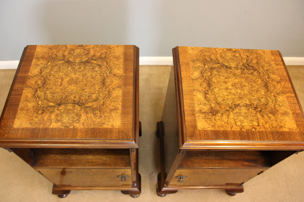 12187r3 Pair Antique Burr Walnut Bedside Cabinets,