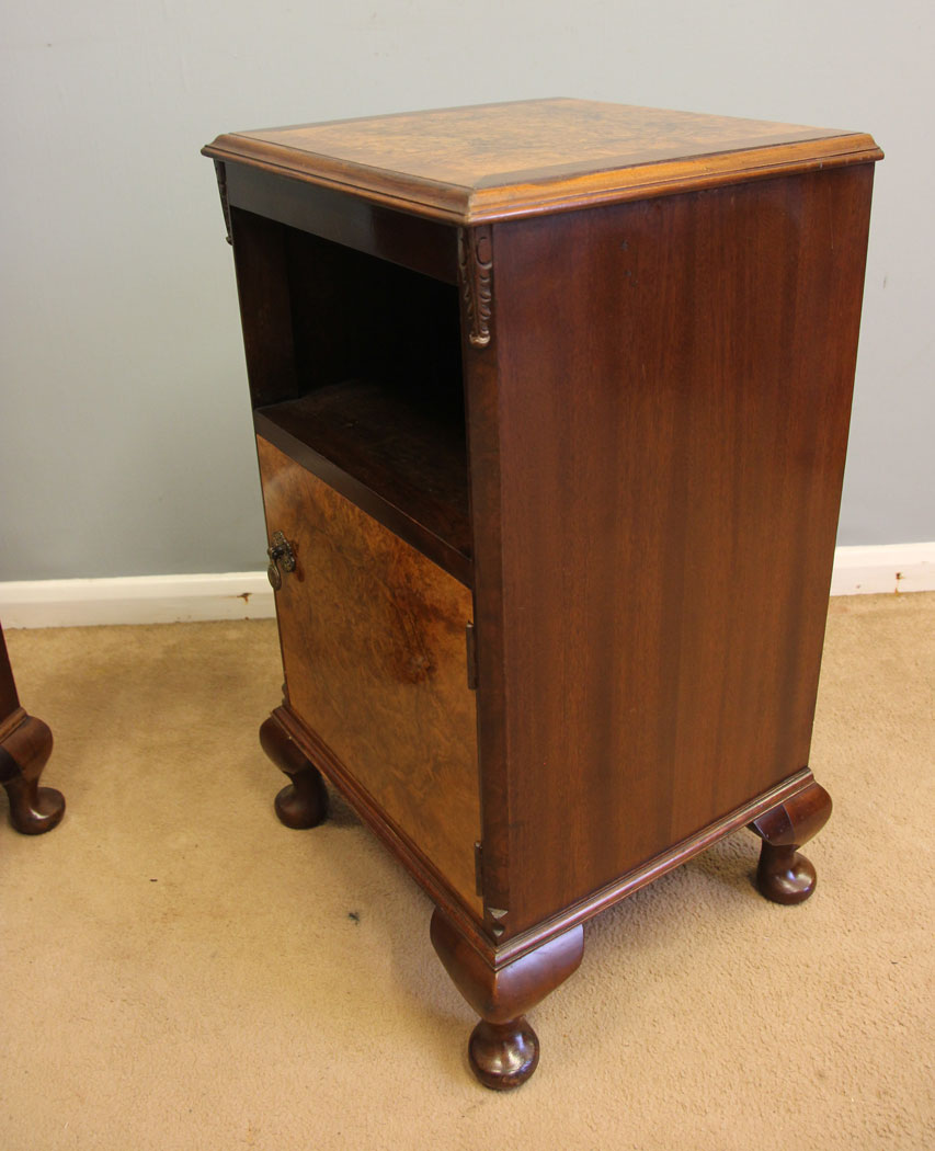 12187r5 Pair Antique Burr Walnut Bedside Cabinets,