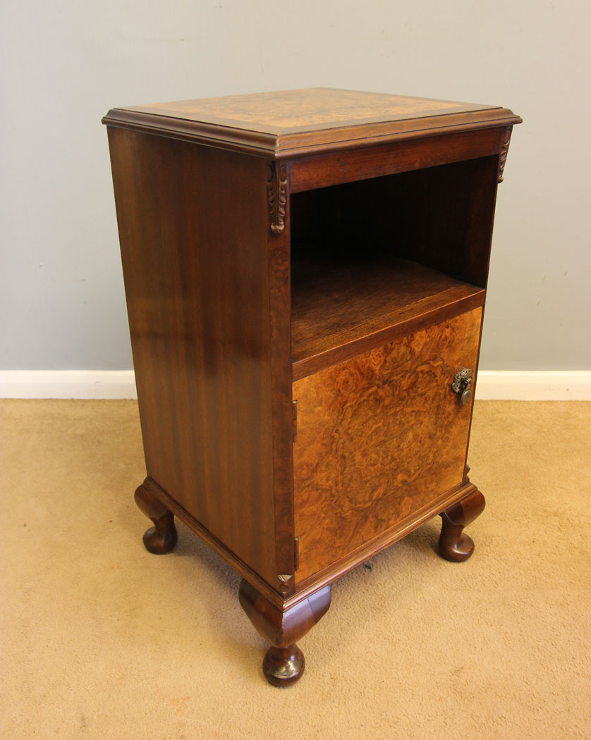 12187r8 Pair Antique Burr Walnut Bedside Cabinets,
