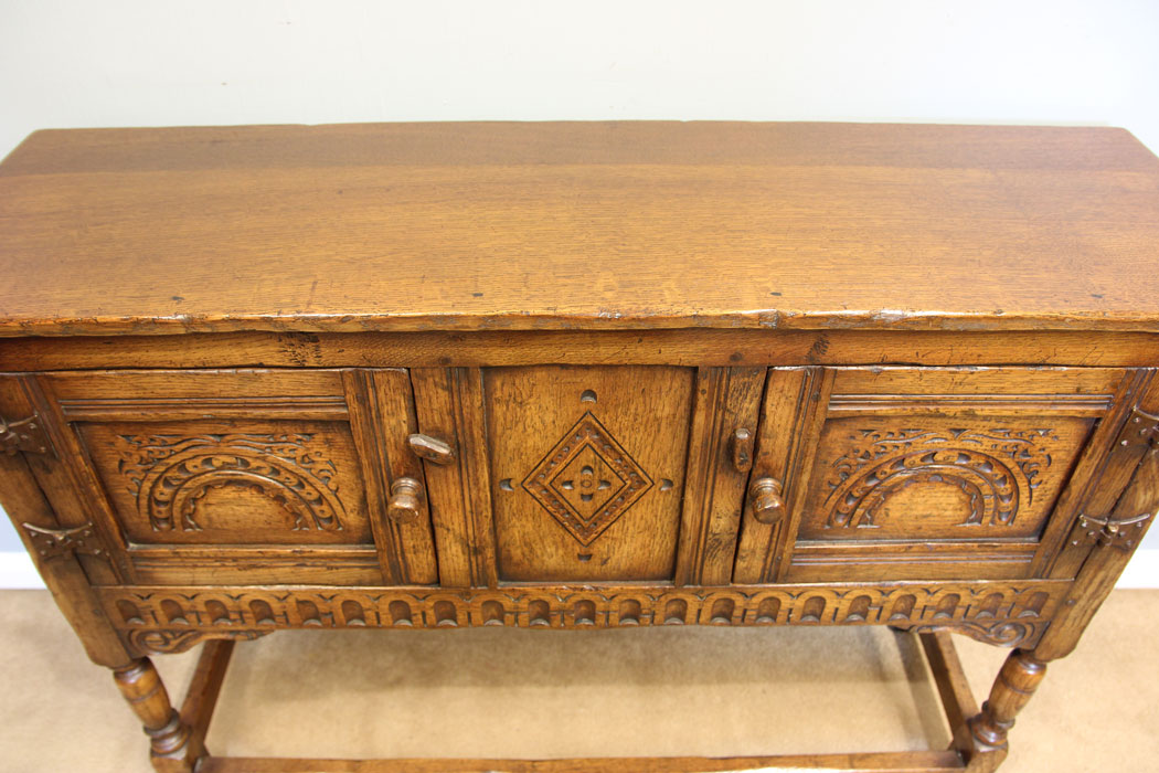 12189r10 Quality Oak Side Table,