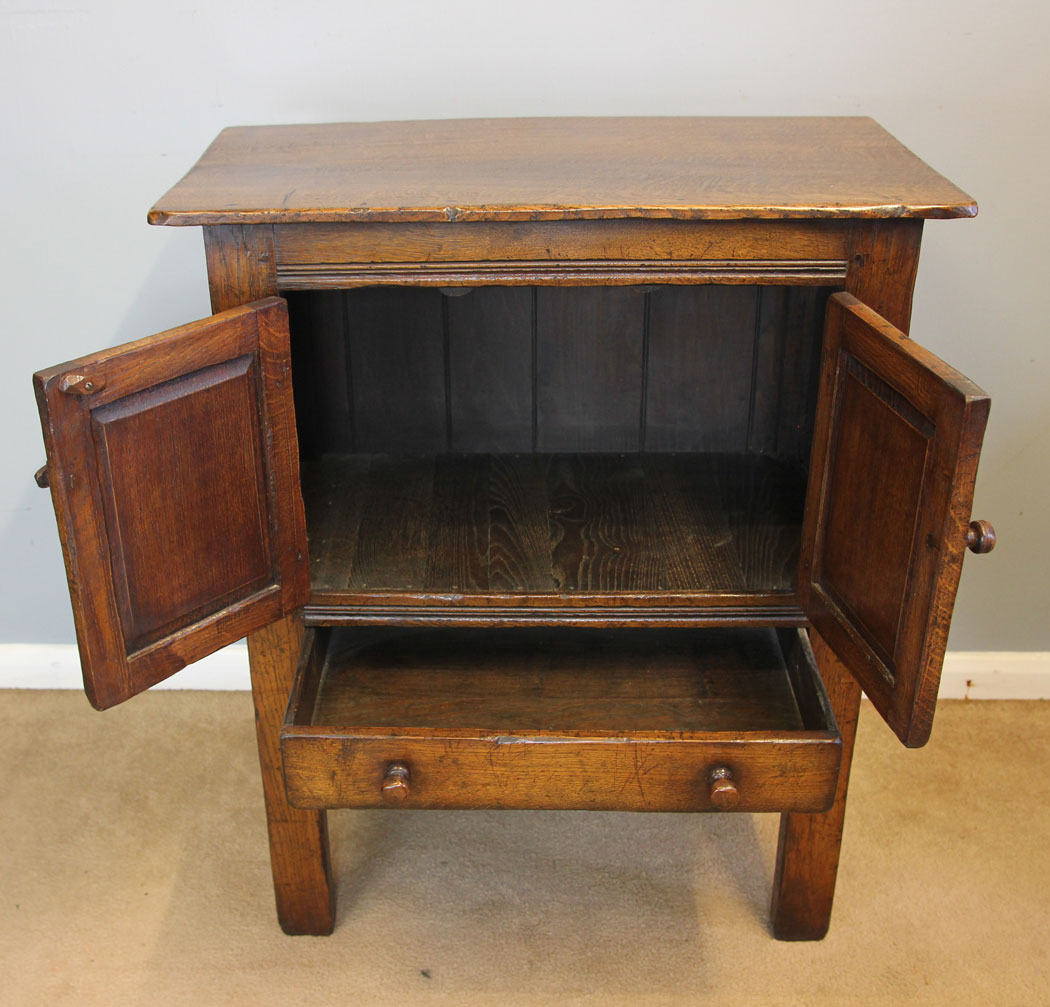 12194r7 Quality Oak Cupboard, Titchmarsh Goodwin,