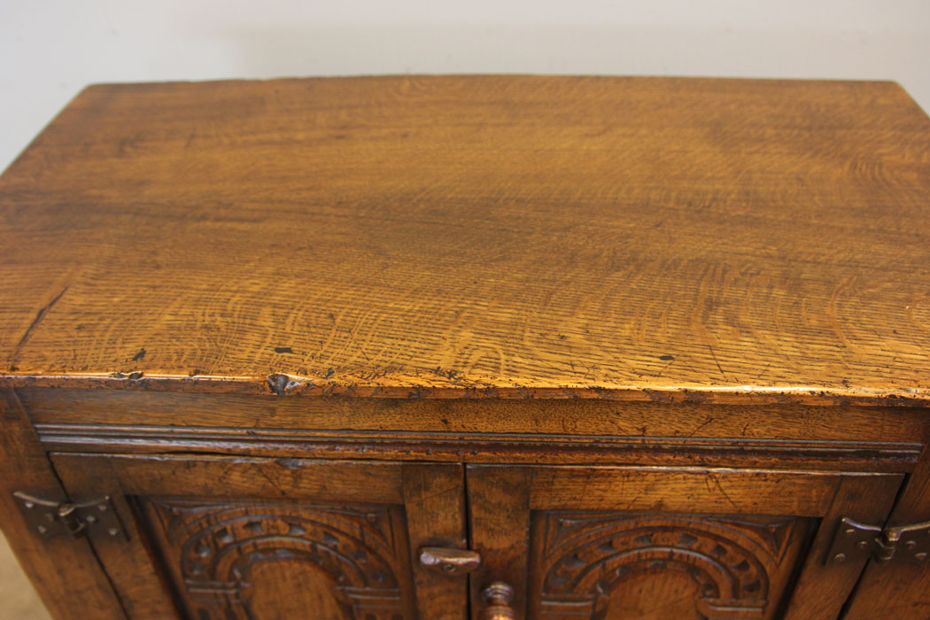 12194r8 Quality Oak Cupboard, Titchmarsh Goodwin,
