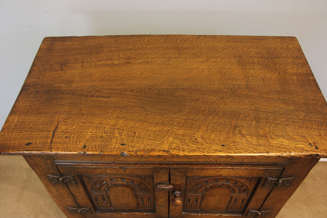 12194r9 Quality Oak Cupboard, Titchmarsh Goodwin,