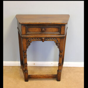 Quality Small Oak Hall Side Table